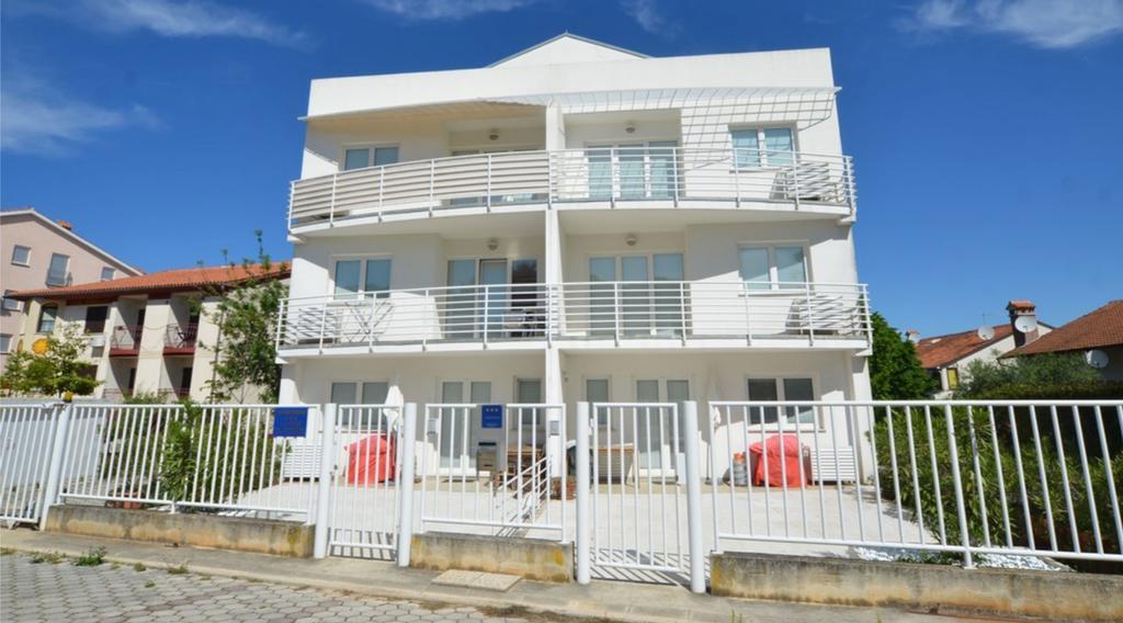 Apartment Finn Ровинь Экстерьер фото